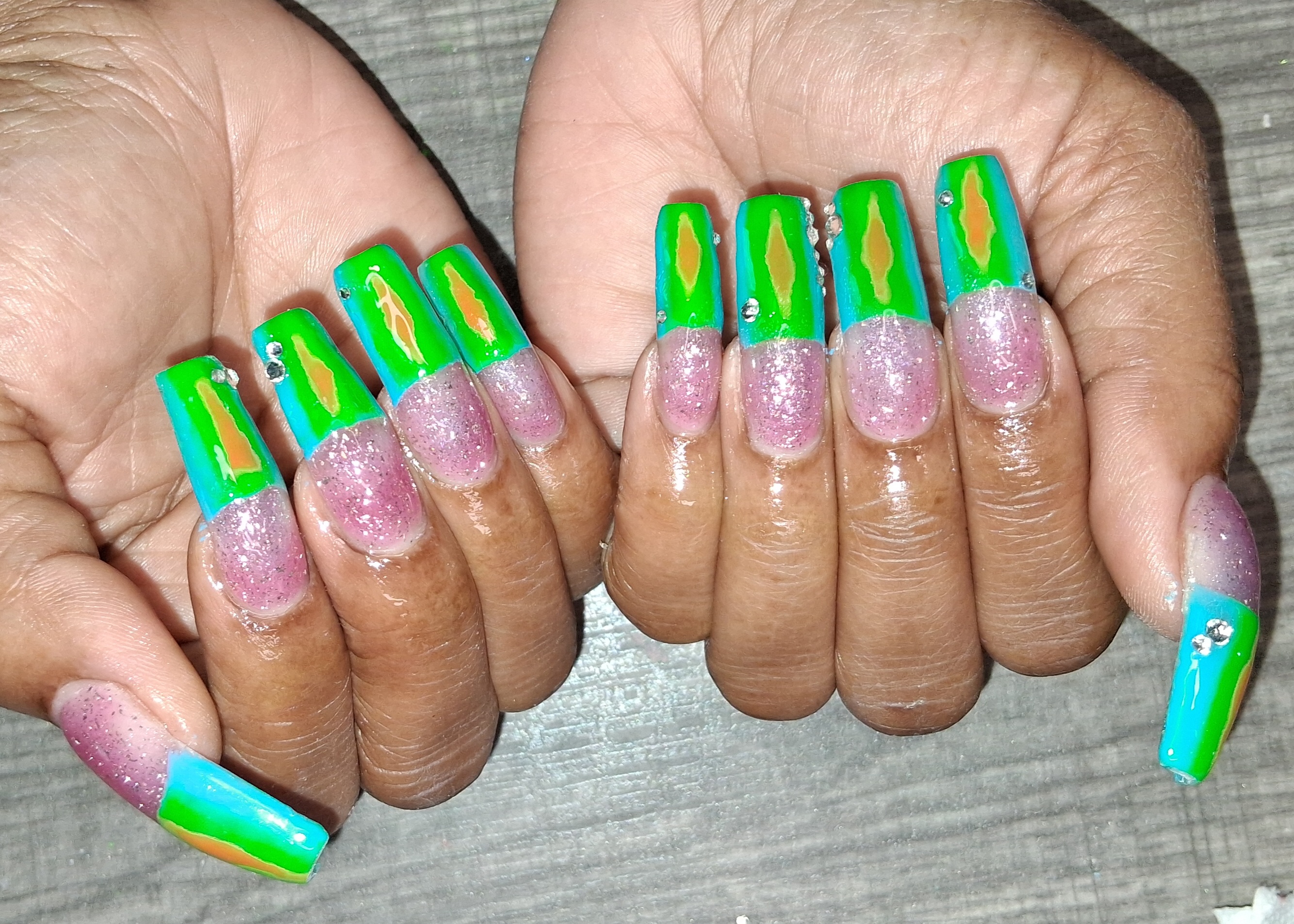 Thermal French tip nail design